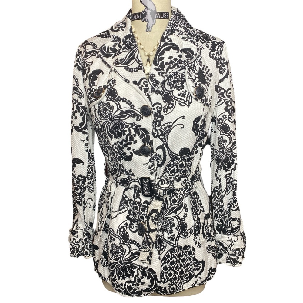 Fifth Culture 100% Cotton Belted White Jacket with Black Floral Print Large Coat